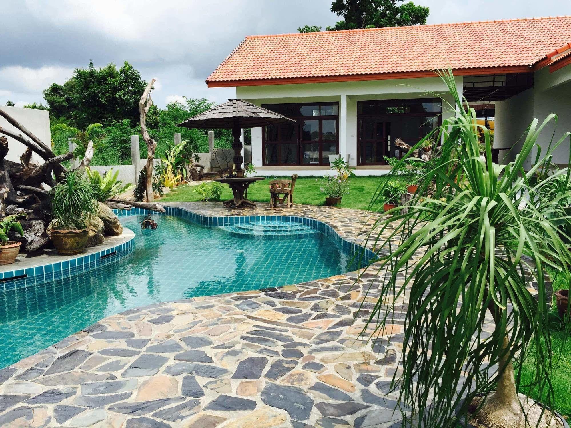 Tree Roots Retreat Hotel Rayong Exterior photo